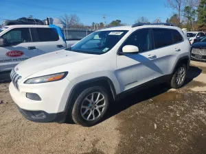 Jeep Cherokee LATITUDE 2.4L 4 2016