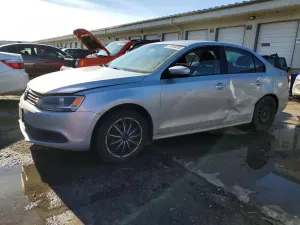 Volkswagen Jetta SE 1.8L 4 2014