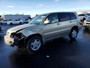 Toyota Highlander BASE 3.3L 6 2004
