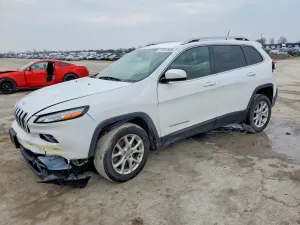 Jeep Cherokee LATITUDE 2.4L 4 2015