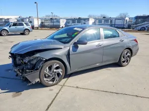 Hyundai Elantra SEL 2.0L 4 2025