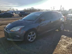 Ford Focus SE 2.0L 4 2014