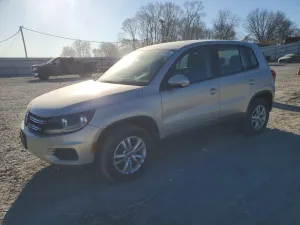 Volkswagen Tiguan S 2.0L 4 2013