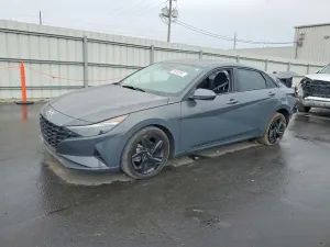 Hyundai Elantra SEL 2.0L 4 2023