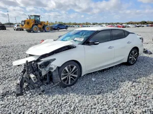 Nissan Maxima SV 3.5L 6 2021