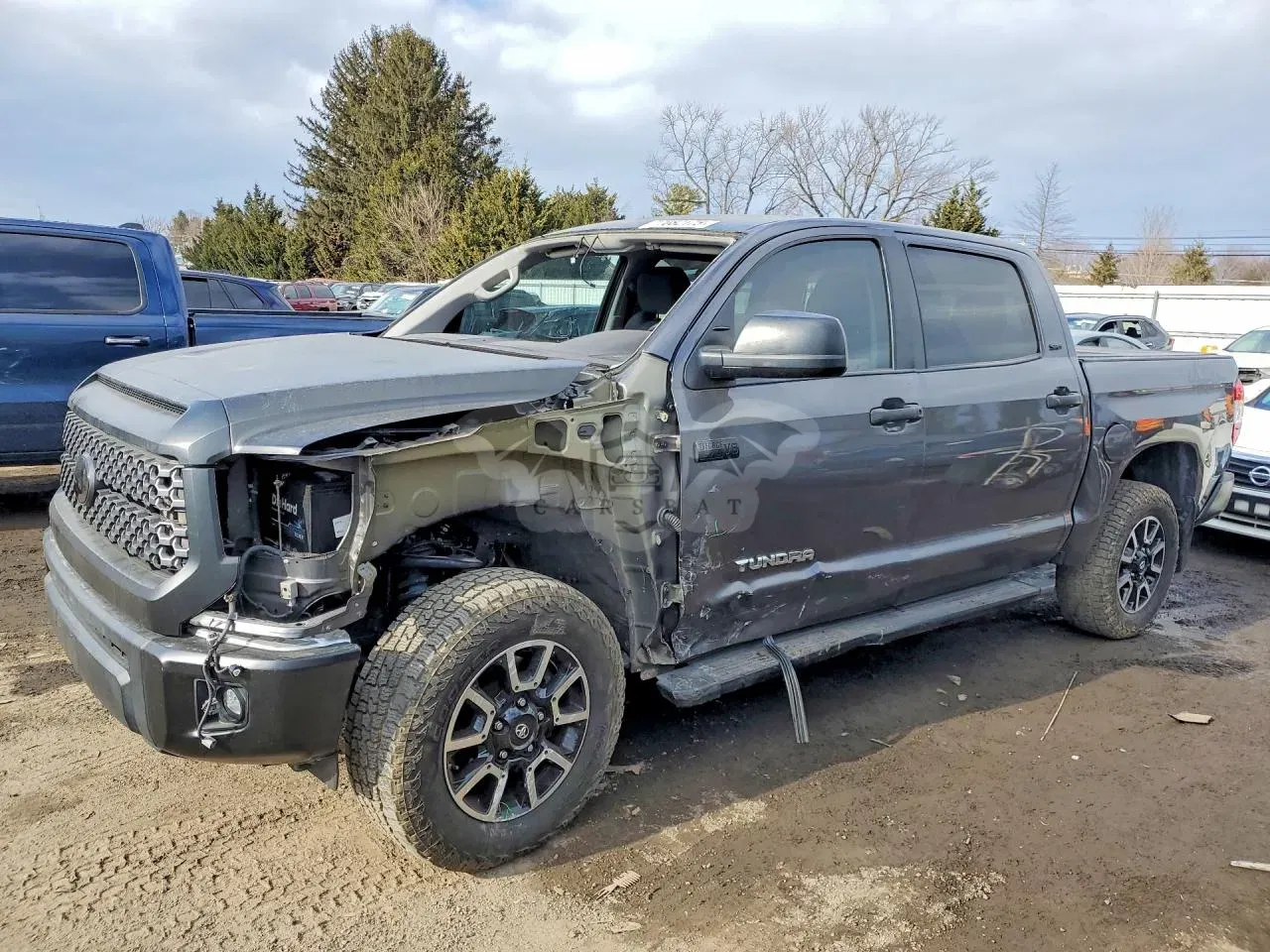 Toyota Tundra CREWMAX SR5 5.7L 8 2020