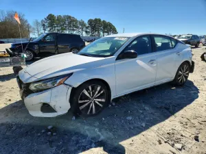 Nissan Altima SR 2.5L 4 2019