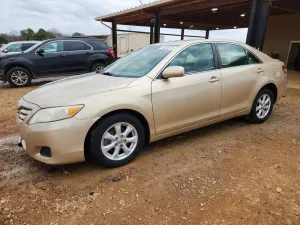Toyota Camry BASE 2.5L 4 2011