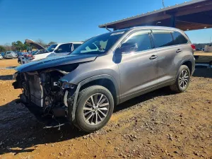 Toyota Highlander SE 3.5L 6 2019