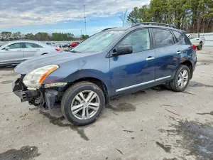 Nissan Rogue S 2.5L 4 2013