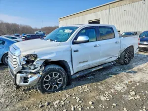 Toyota Tundra CREWMAX LIMITED 5.7L 8 2015