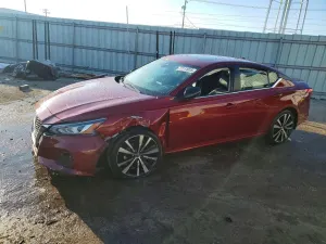 Nissan Altima SR 2.5L 4 2021