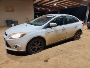 Ford Focus SE 2.0L 4 2013