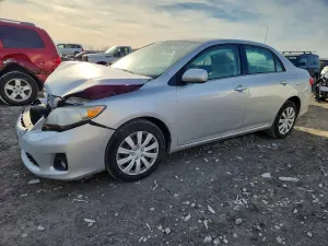 Toyota Corolla BASE 1.8L 4 2013