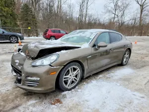 Porsche Panamera 2 3.6L 6 2013