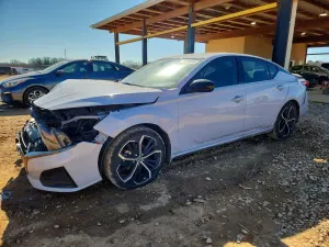 Nissan Altima SR 2.5L 4 2024