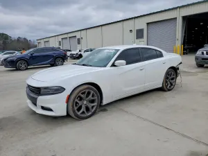 Dodge Charger SXT 3.6L 6 2015