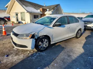 Volkswagen Jetta BASE 2.0L 4 2014