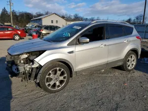 Ford Escape TITANIUM 2.0L 4 2015
