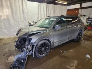 Volkswagen Tiguan SE 2.0L 4 2021