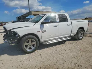RAM 1500 SLT 5.7L 8 2019