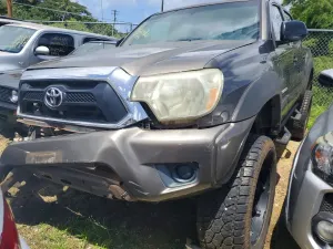 Toyota Tacoma 2.7L 4 2012