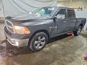 RAM 1500 SLT 5.7L 8 2015