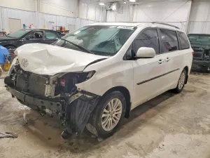 Toyota Sienna 3.5L 6 2017