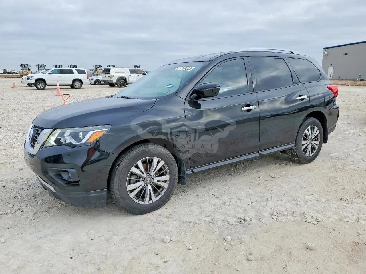 Nissan Pathfinder S 3.5L 6 2019