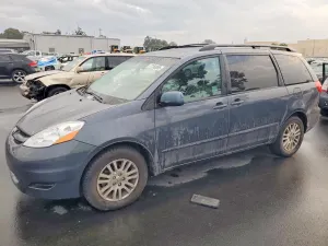 Toyota Sienna XLE 3.5L 6 2010