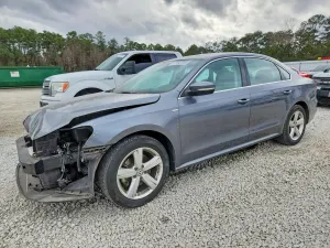 Volkswagen Passat S 1.8L 4 2014
