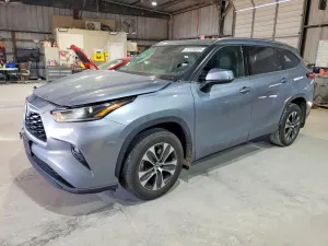Toyota Highlander XLE 3.5L 6 2021
