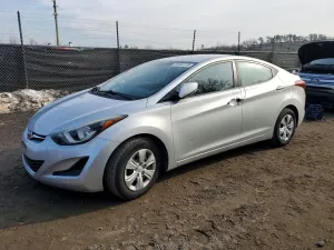 Hyundai Elantra SE 1.8L 4 2016