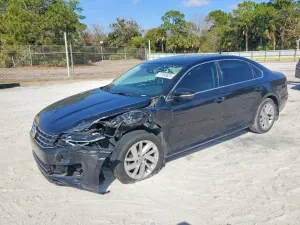 Volkswagen Passat SE 2 L 4 2018