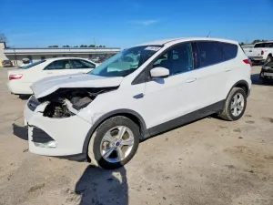 Ford Escape SE 2.5L 4 2015