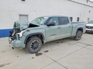 Toyota Tundra CREWMAX SR5 3.4L 6 2025