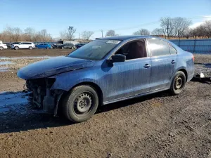 Volkswagen Jetta BASE 2.0L 4 2013