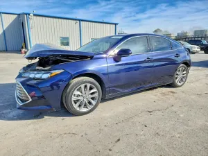 Toyota Avalon XLE 2.5L 4 2022