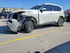 Nissan Rogue SV 2.5L 4 2021