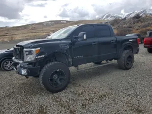 Nissan Titan SV 5.6L 8 2017