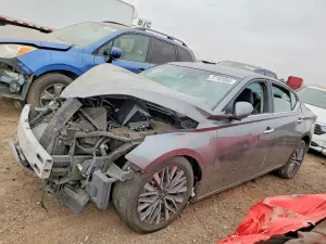 Nissan Altima SV 2.5L 4 2023
