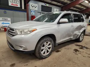 Toyota Highlander BASE 3.5L 6 2013
