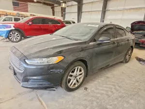 Ford Fusion SE 2.5L 4 2013