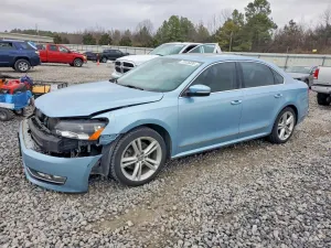 Volkswagen Passat 2.0L 4 2013