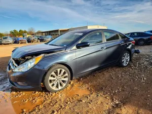 Hyundai Sonata SE 2.4L 4 2013