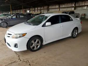 Toyota Corolla BASE 1.8L 4 2013