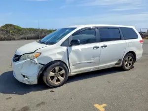 Toyota Sienna 3.5L 6 2014