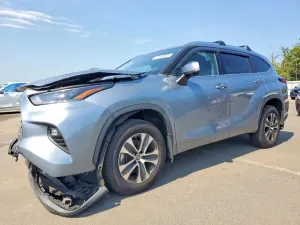 Toyota Highlander 3.5L 6 2021