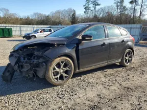 Ford Focus SE 2.0L 4 2013