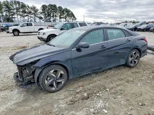 Hyundai Elantra LIMITED 2.0L 4 2022
